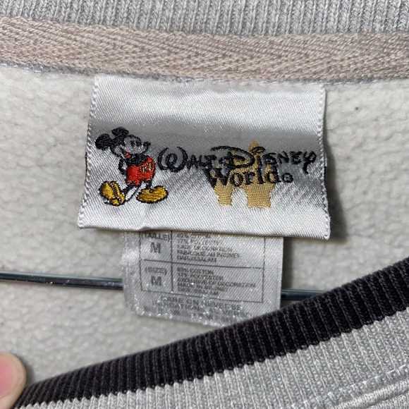 Vintage‎ Disney 100 Years Of Magic Embroidered Sweatshirt M - Picture 3 of 7